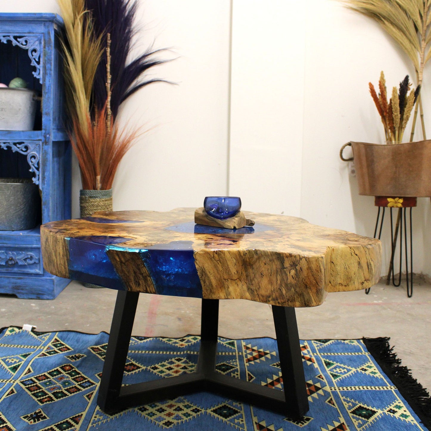 Tamarind and Resin Coffee Table - Sky Blue - Image tamarind-and-resin-coffee-table--sky-blue-rwa-02