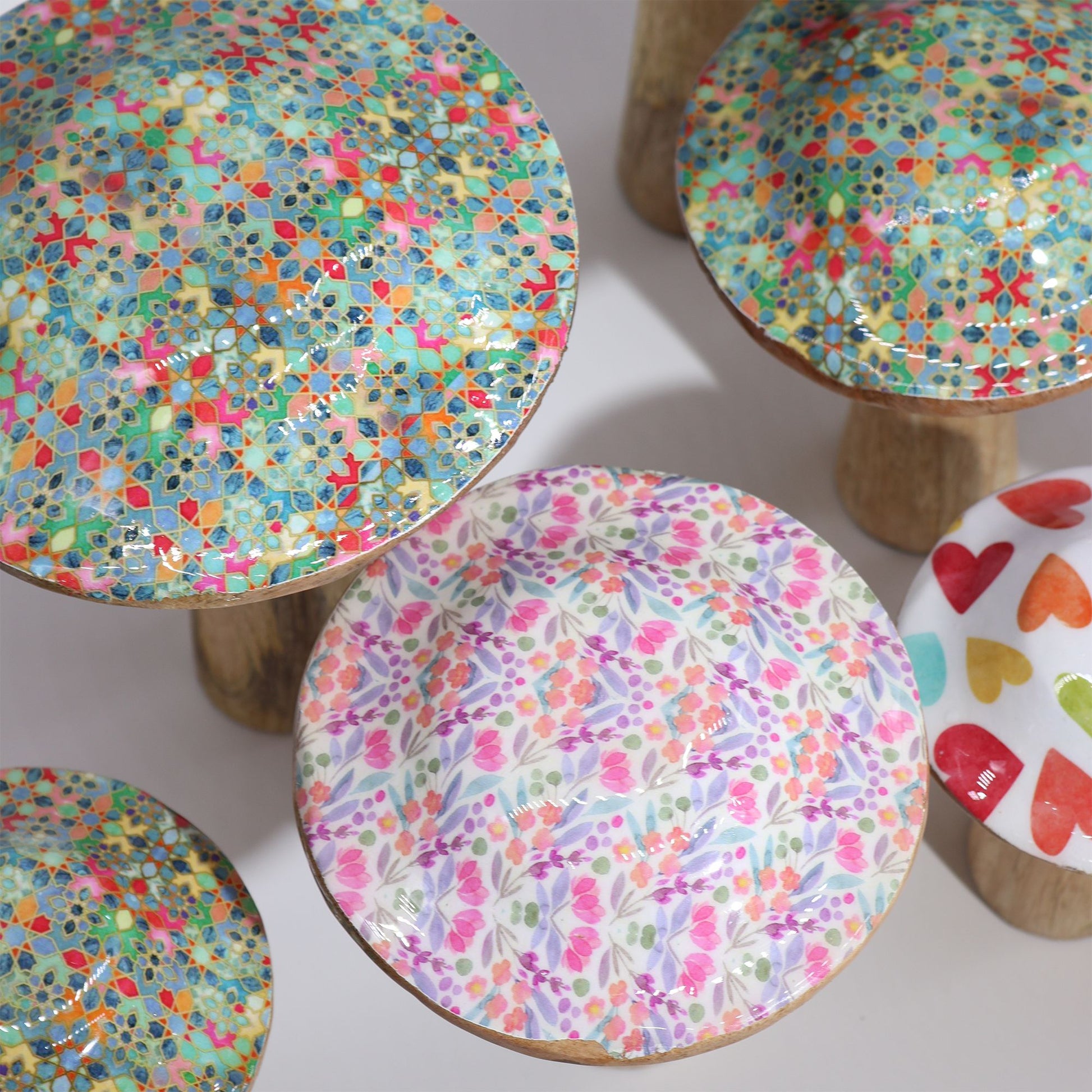 Large Wooden Mushroom - Pretty Floral - Image large-wooden-mushroom--pretty-floral-wmush-09