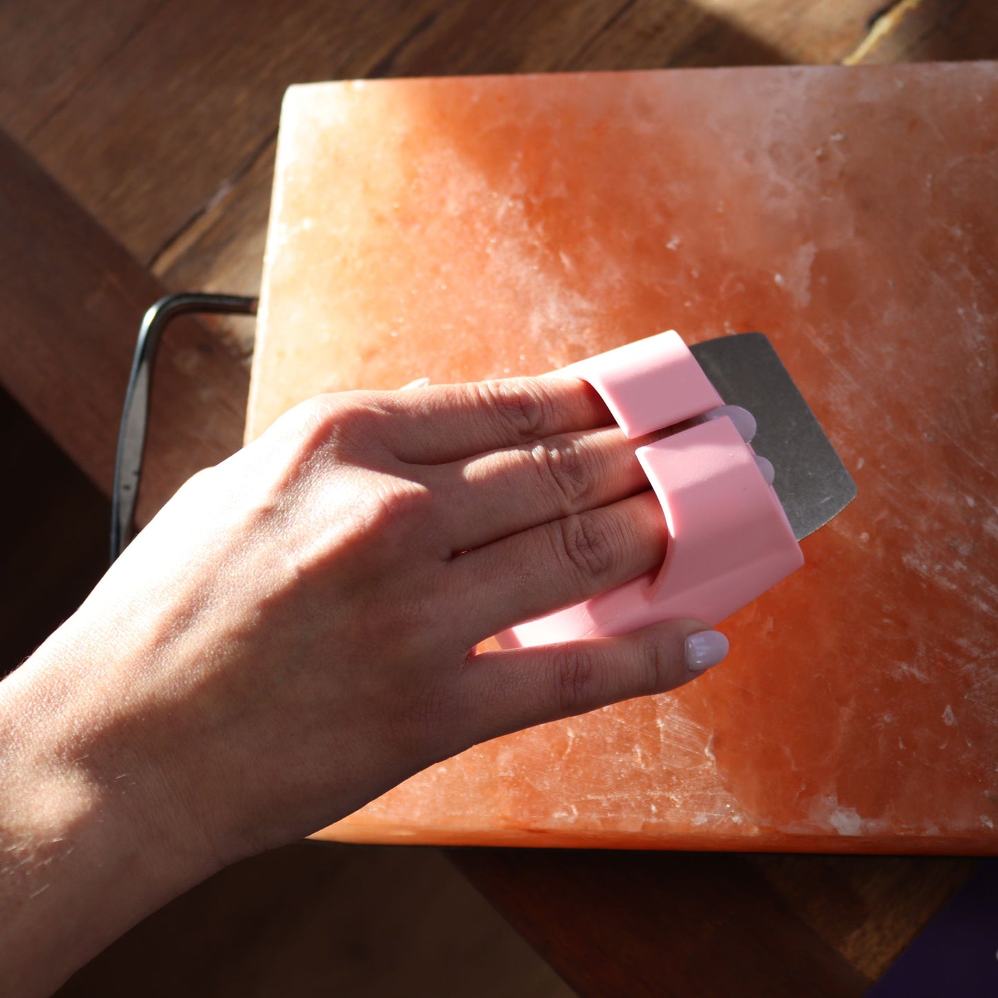 Himalayan Salt Block Cleaning Brush (assorted colours) - Image himalayan-salt-block-cleaning-brush-assorted-colours-salt-61
