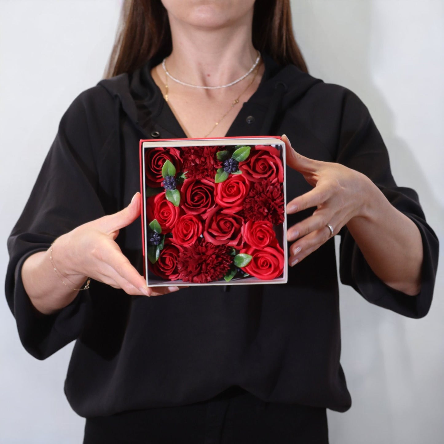 Square Box - Classic Red Roses - Image square-box--classic-red-roses-sfbx-13