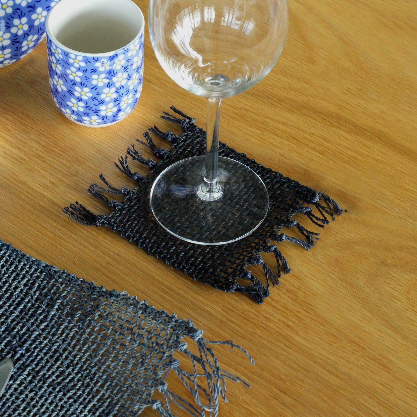 Set of 4 Seagrass Fringe Natural Coasters - Black - Image set-of-4-seagrass-fringe-natural-coasters--black-natpm-13