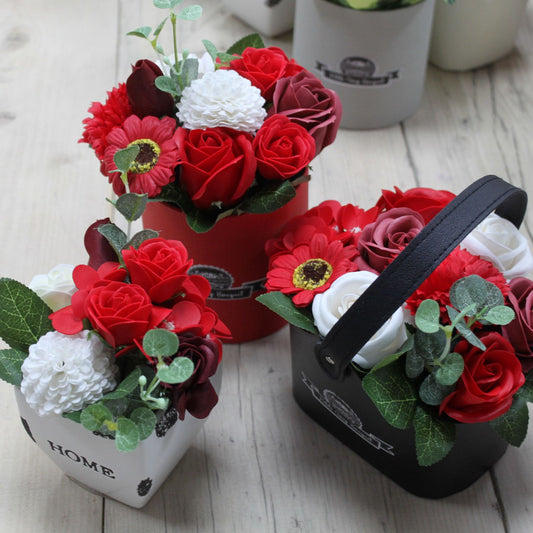 Bouquet Petite Basket - Rich Reds - Image bouquet-petite-basket--rich-reds-psfb-05