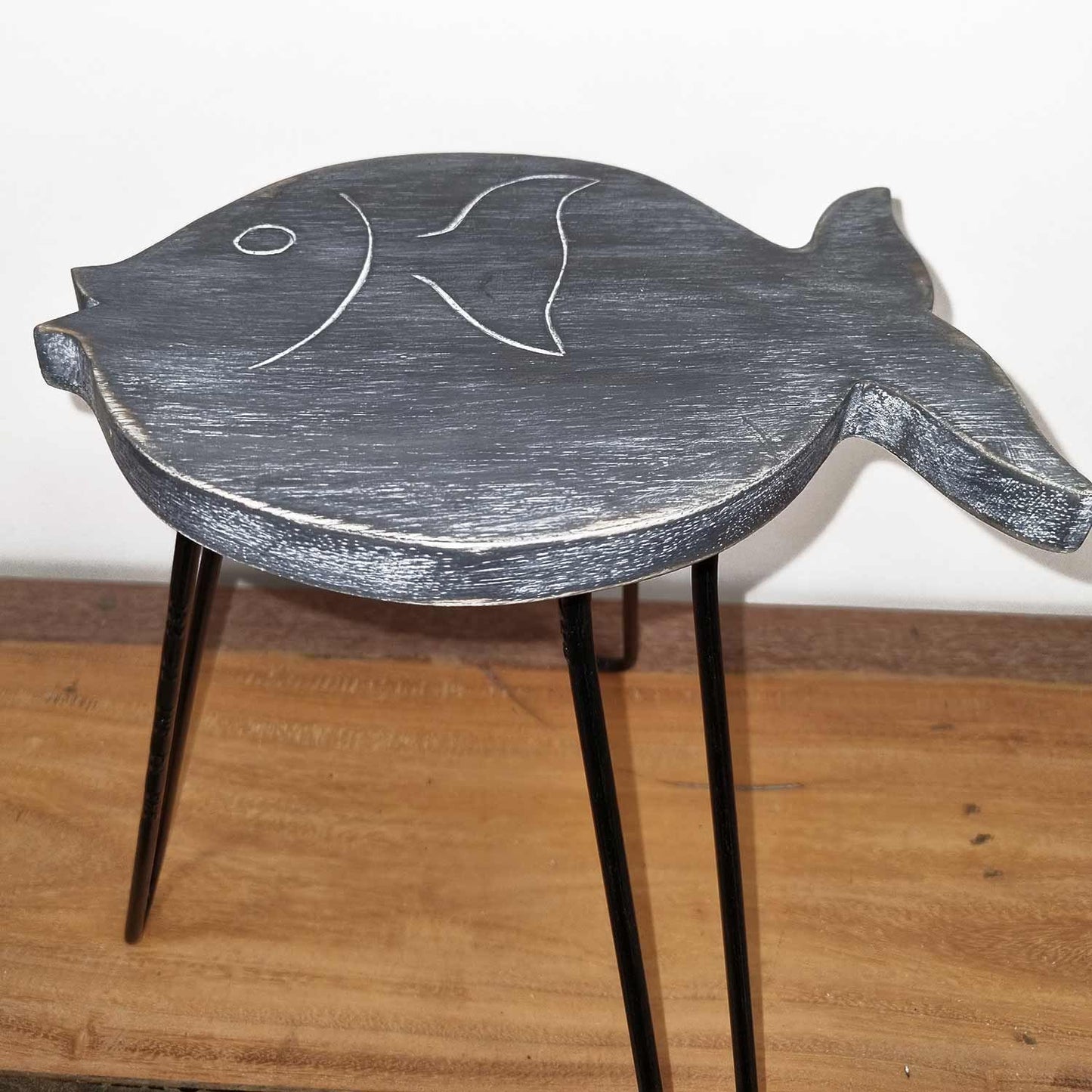 Albasia Wood Fish Stand - Greywash - Image albasia-wood-fish-stand--greywash-hps-08