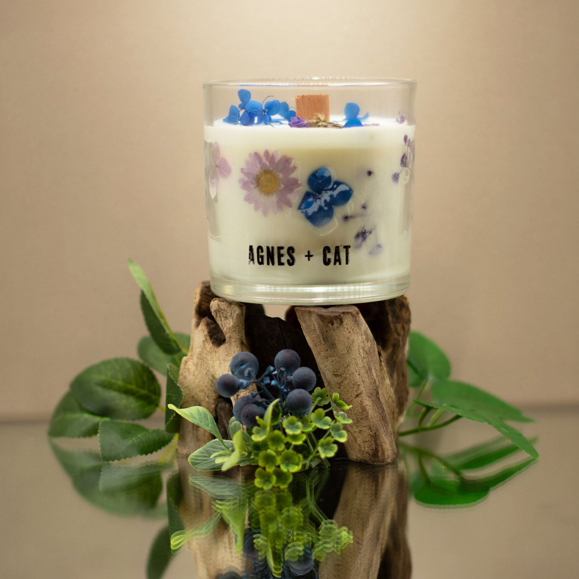 Agnes + Cat Botanical Soy Wax Candle - Moorland - Image agnes--cat-botanical-soy-wax-candle--moorland-acbfc-03