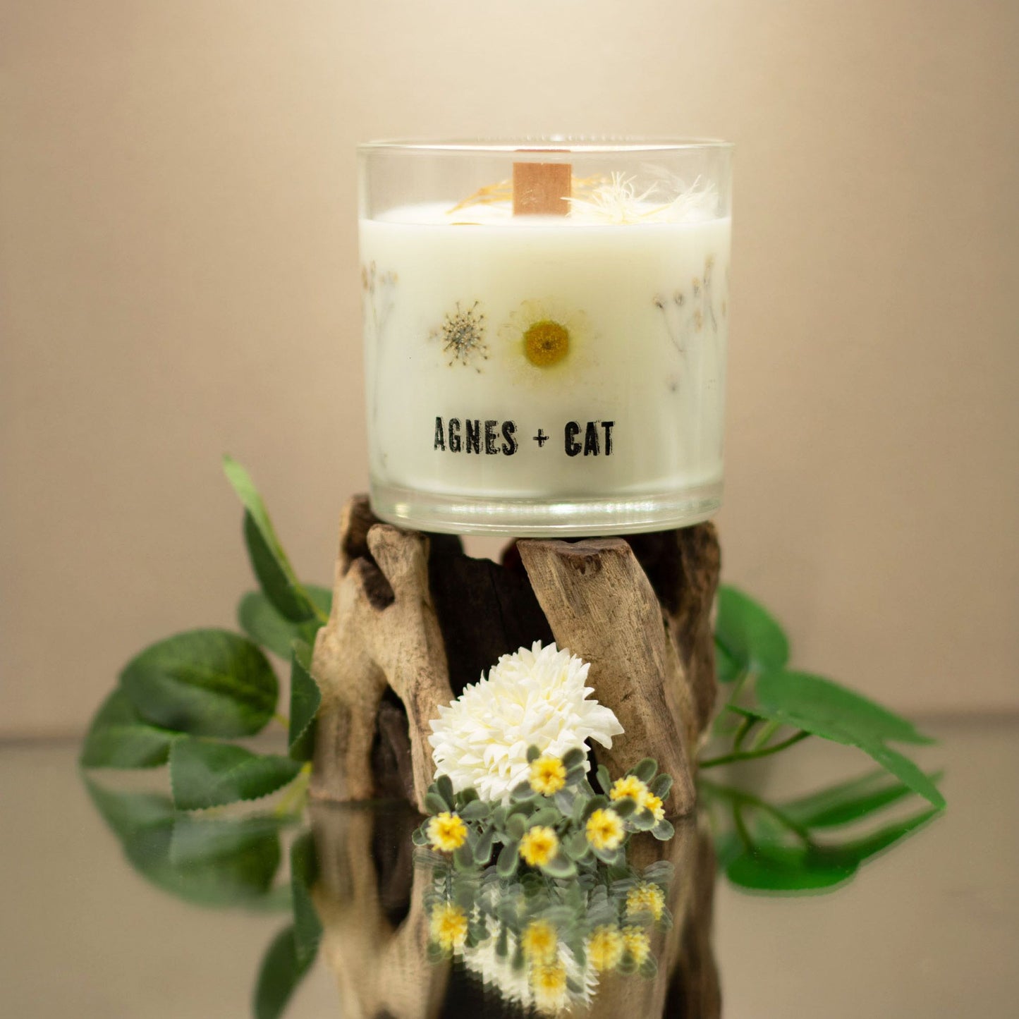 Agnes + Cat Botanical Soy Wax Candle - Windermere - Image agnes--cat-botanical-soy-wax-candle--windermere-acbfc-02
