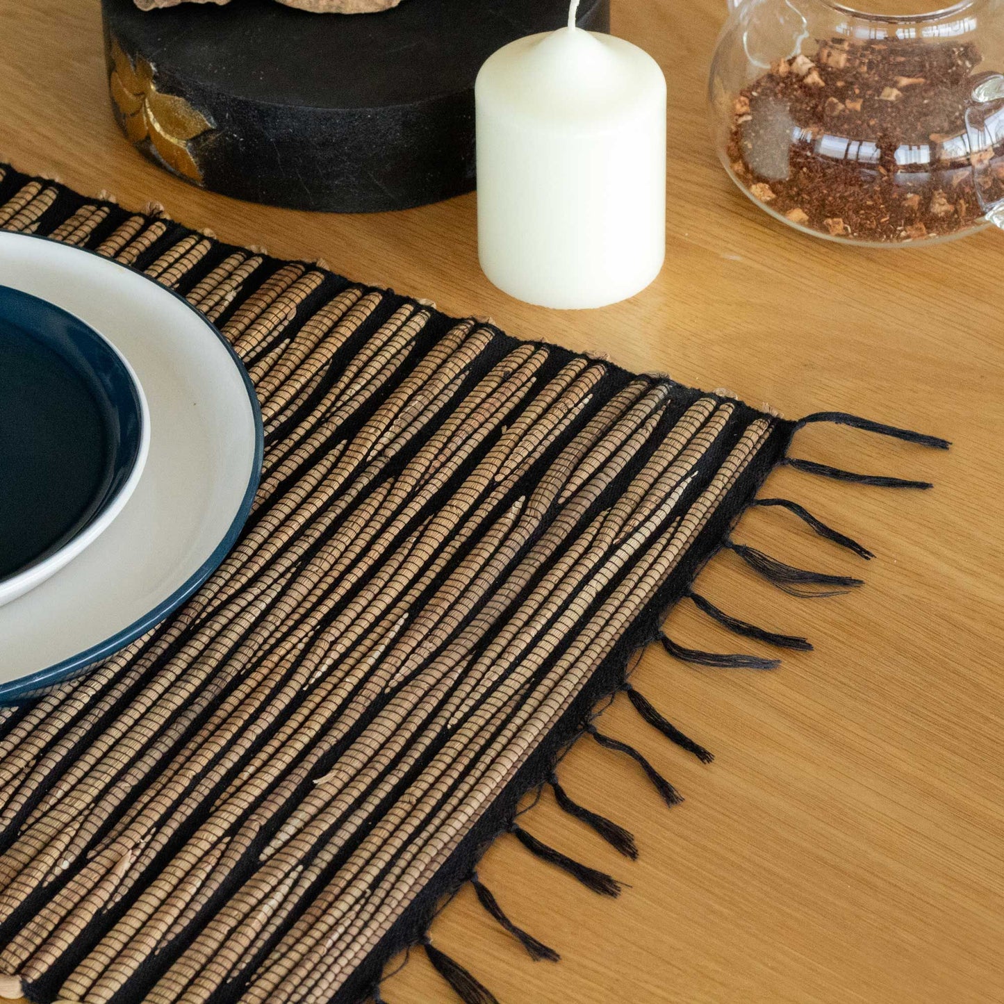 Water Hyacinth Natural Placemat - Black Tiger with Fringe - Image water-hyacinth-natural-placemat--black-tiger-with-fringe-natpm-02