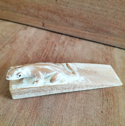 Hand carved Doorstop - Gecko - Image hand-carved-doorstop--gecko-ads-06