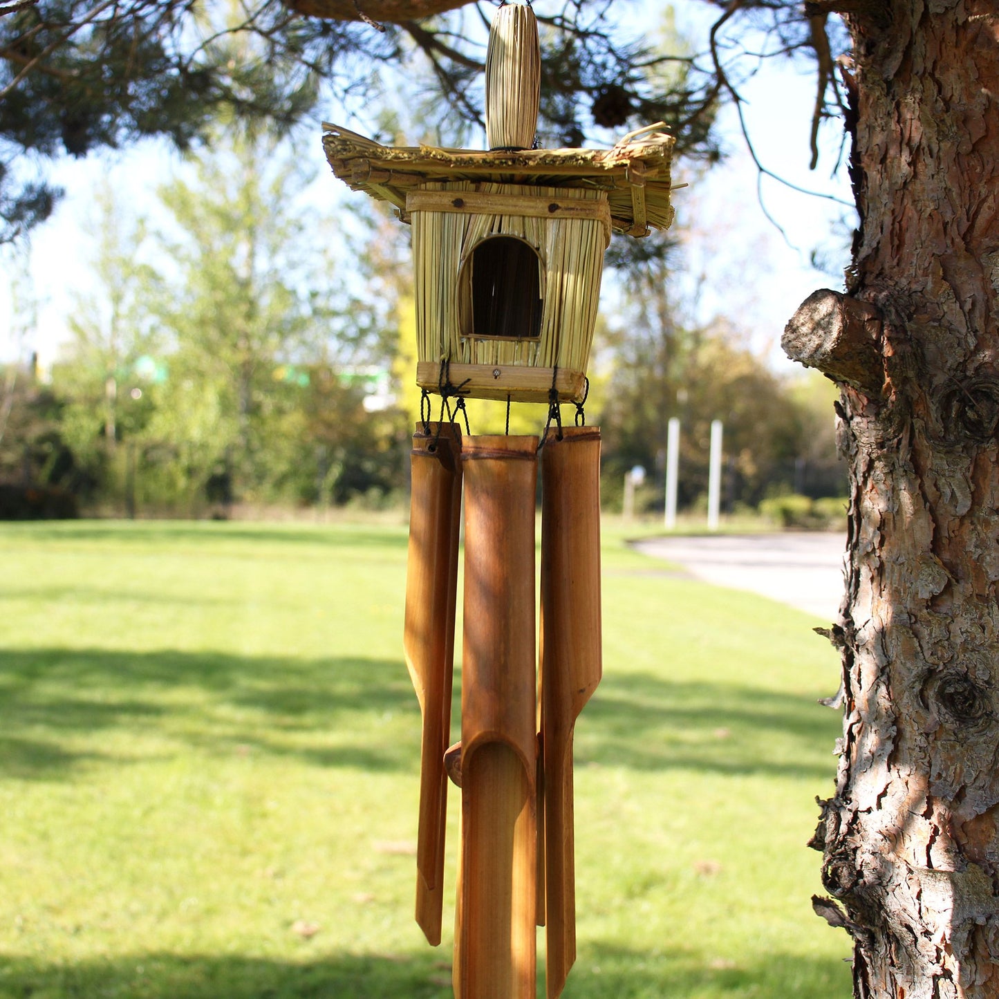 Square Seagrass Bird Box with Chimes 49x15cm - Image square-seagrass-bird-box-with-chimes-49x15cm-birdb-04