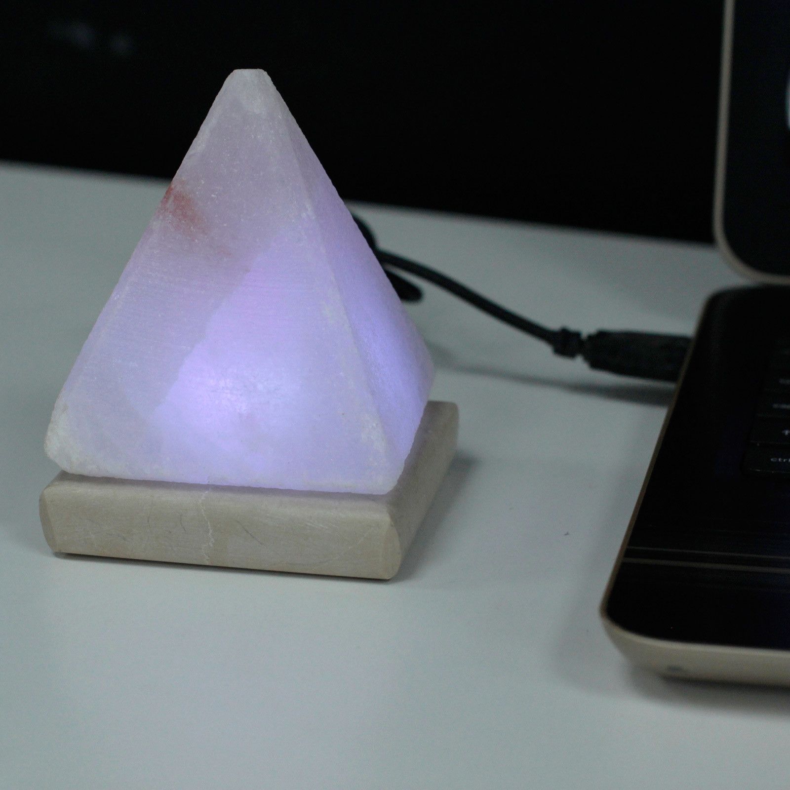 Quality USB Pyramid WHITE Salt Lamp - 9 cm (multi) - Image quality-usb-pyramid-white-salt-lamp--9-cm-multi-qsalt-65n