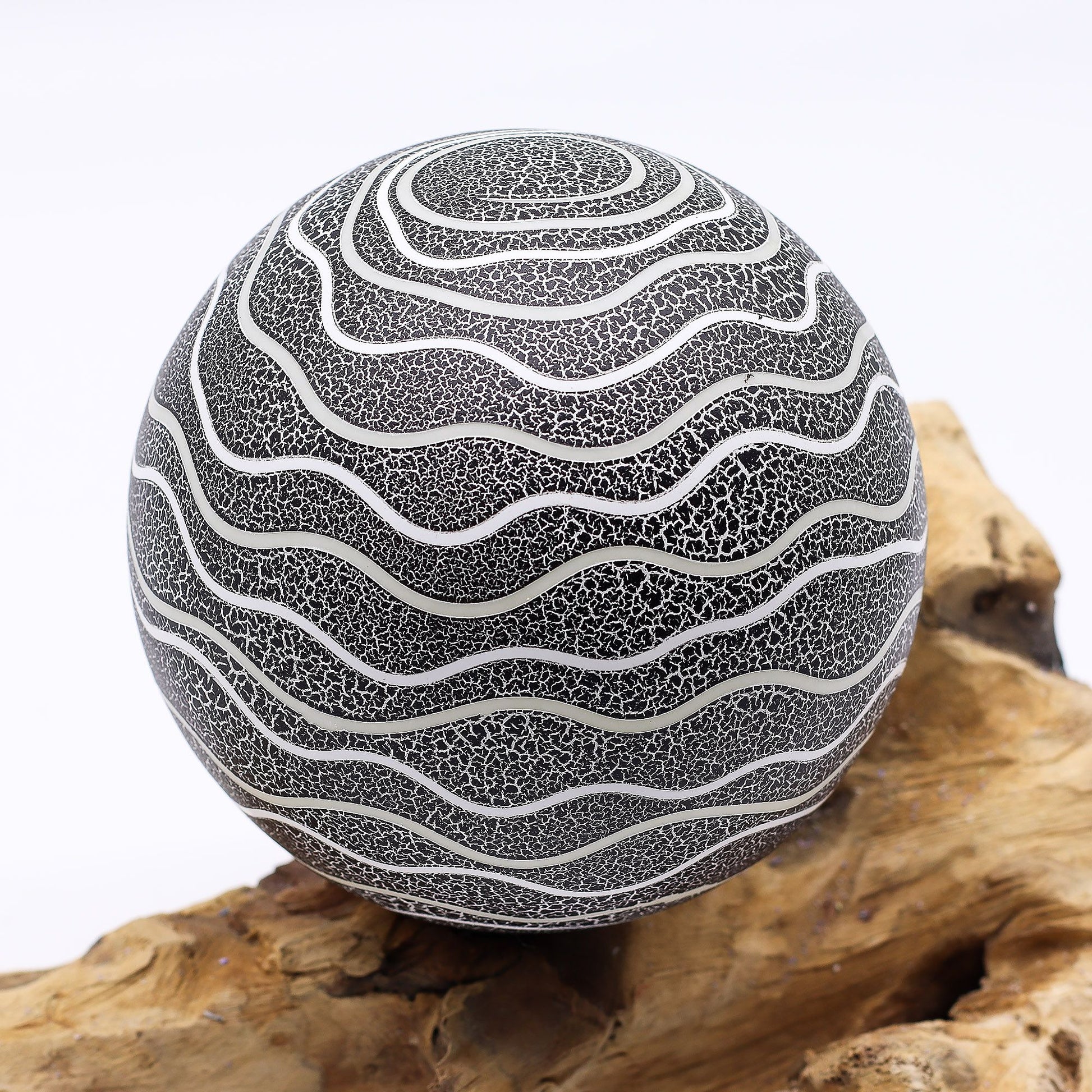 DriftGlow Lamp Grey Luna Shade - Image driftglow-lamp-grey-luna-shade-gamwl-01
