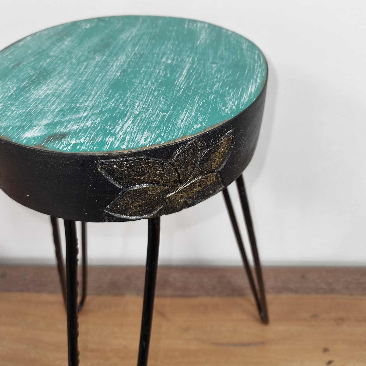 Albasia Wood Plant Stand - Turquoise & gold detail - Image albasia-wood-plant-stand--turquoise--gold-detail-hps-03